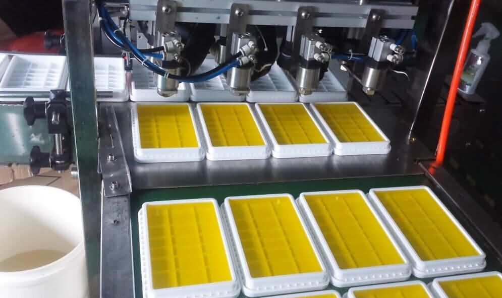 灌裝機灌裝液體香膏